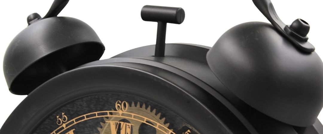 Ceas decorativ stil vintage – mecanism vizibil, cifre romane aurii, design cu roți dințate